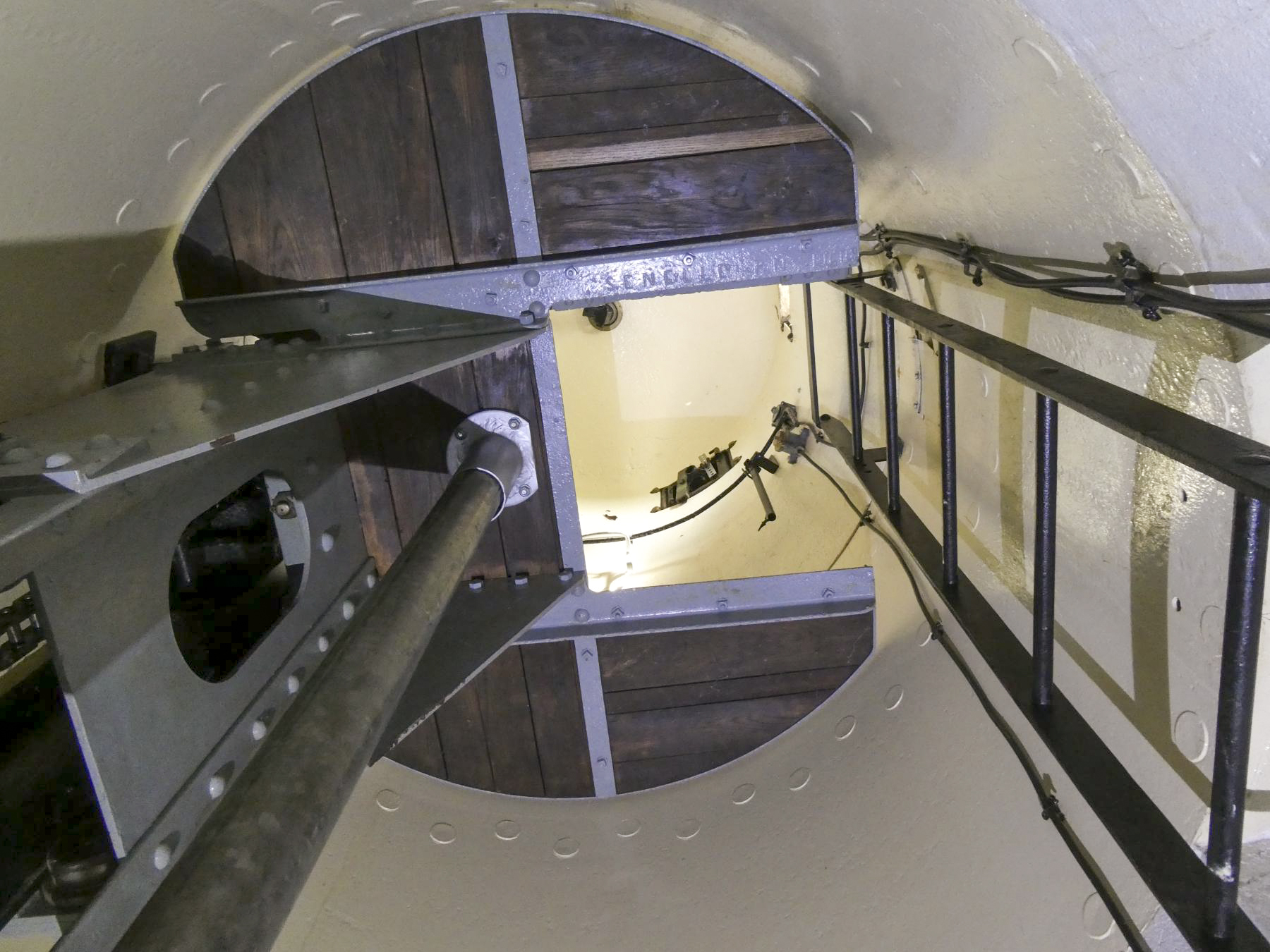 Ligne Maginot - OBERROEDERN SUD - RIEFFEL - (Casemate d'infanterie - Double) - Cloche GFM - ELLENA Daniel - CUNY Philippe