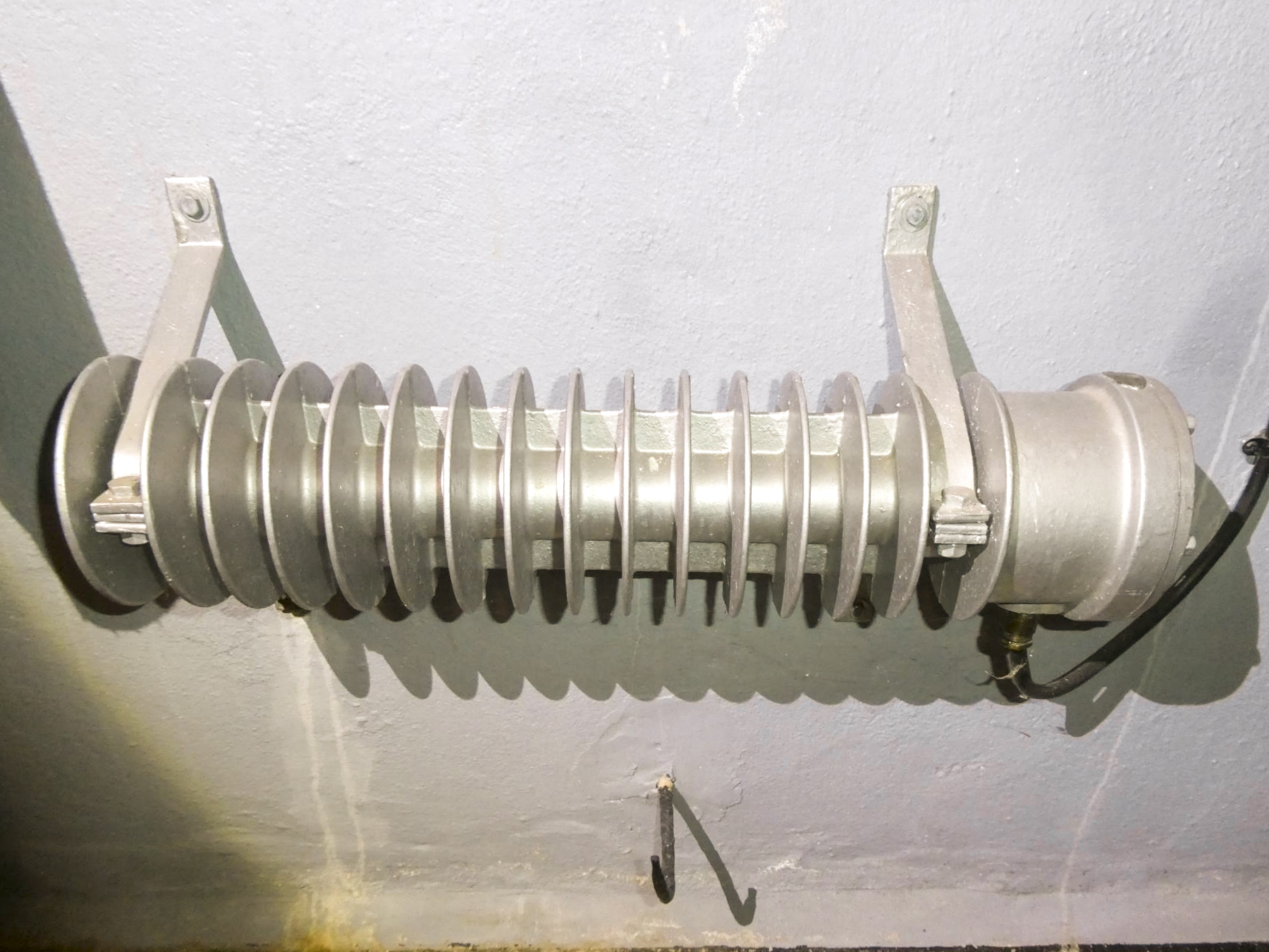 Ligne Maginot - OBERROEDERN SUD - RIEFFEL - (Casemate d'infanterie - Double) - Radiateur électrique de 500w Etbl. LEMERCIER FRERES - ELLENA Daniel - CUNY Philippe