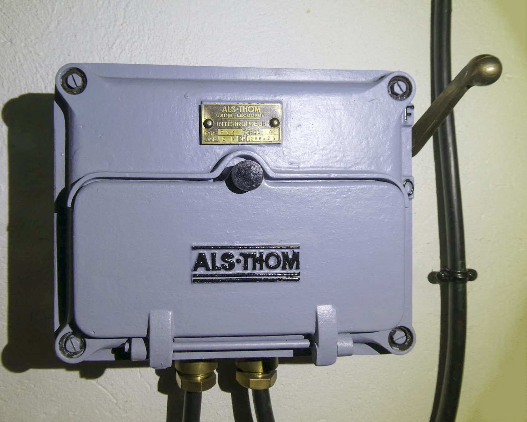 Ligne Maginot - OBERROEDERN SUD - RIEFFEL - (Casemate d'infanterie - Double) - Interrupteur - ELLENA Daniel - CUNY Philippe