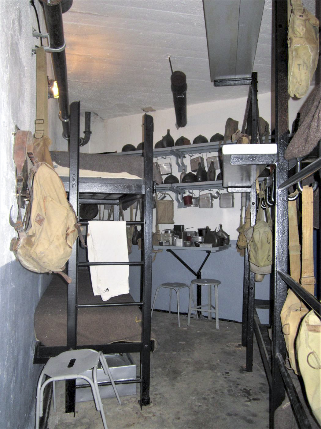 Ligne Maginot - OBERROEDERN SUD - RIEFFEL - (Casemate d'infanterie - Double) - Chambre de troupe - Gregory Fuchs