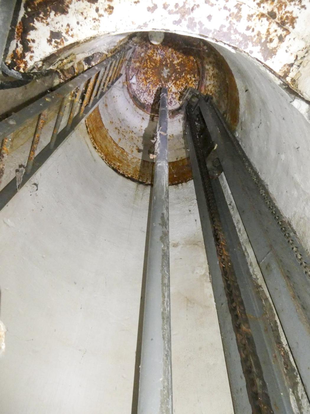 Ligne Maginot - HATTEN - O1 - (Observatoire d'artillerie) - La cloche GFM - ELLENA Daniel - CUNY Philippe