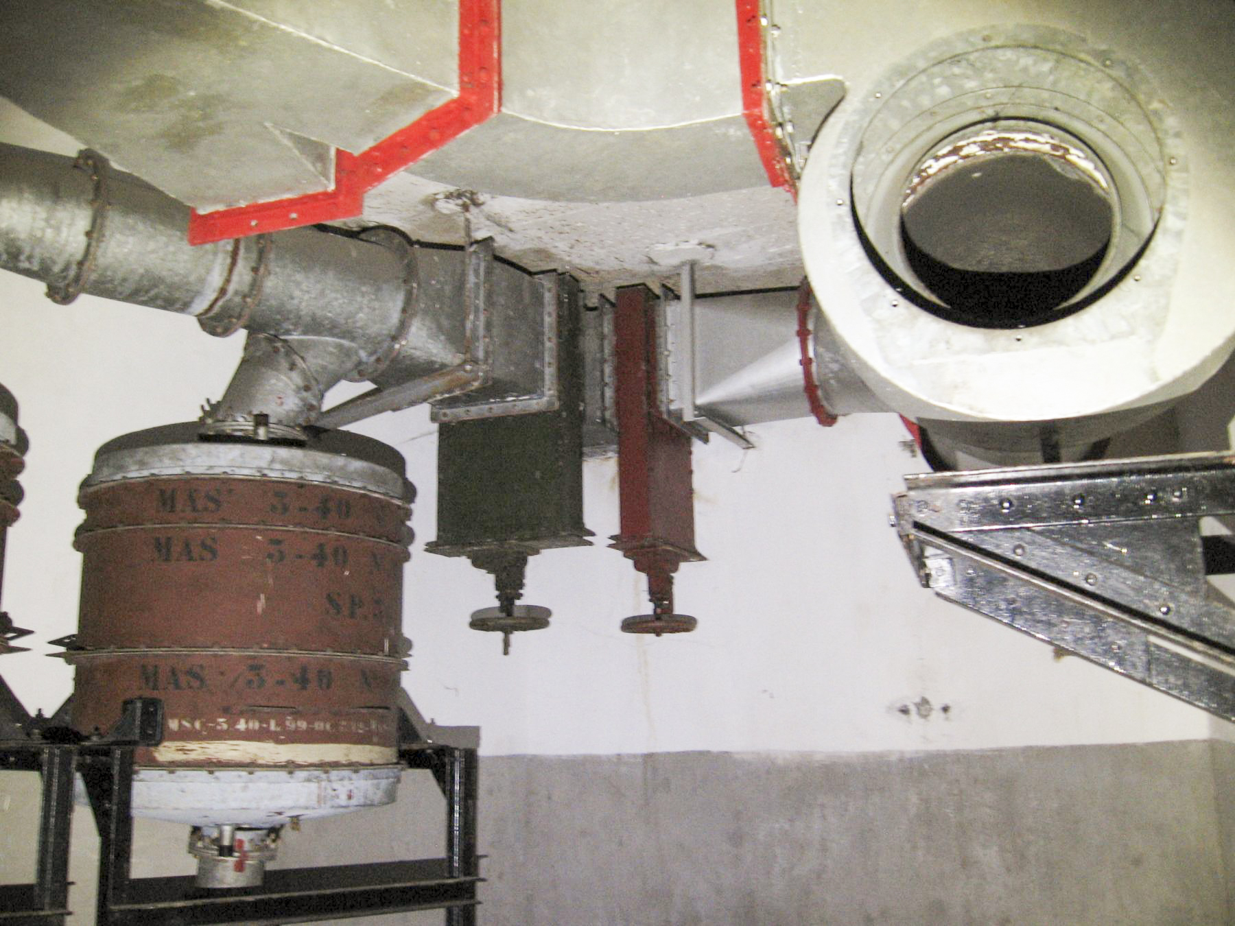 Ligne Maginot - ASCHBACH EST - O2 - (Casemate d'infanterie - Double) - Etage inférieur
Salle des filtres - Denis