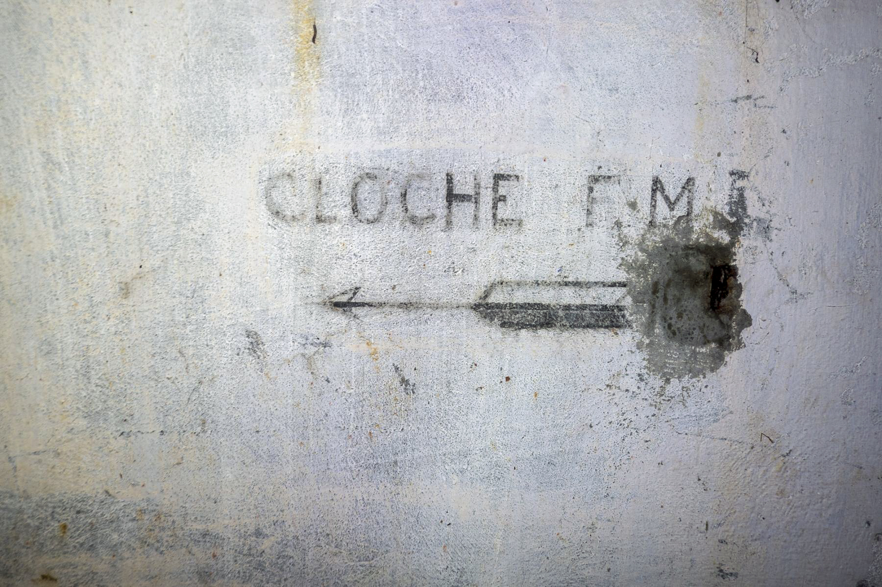 Ligne Maginot - ASCHBACH OUEST - (Casemate d'infanterie - Simple) - Inscription 'cloche FM'
 - Michel Teiten
