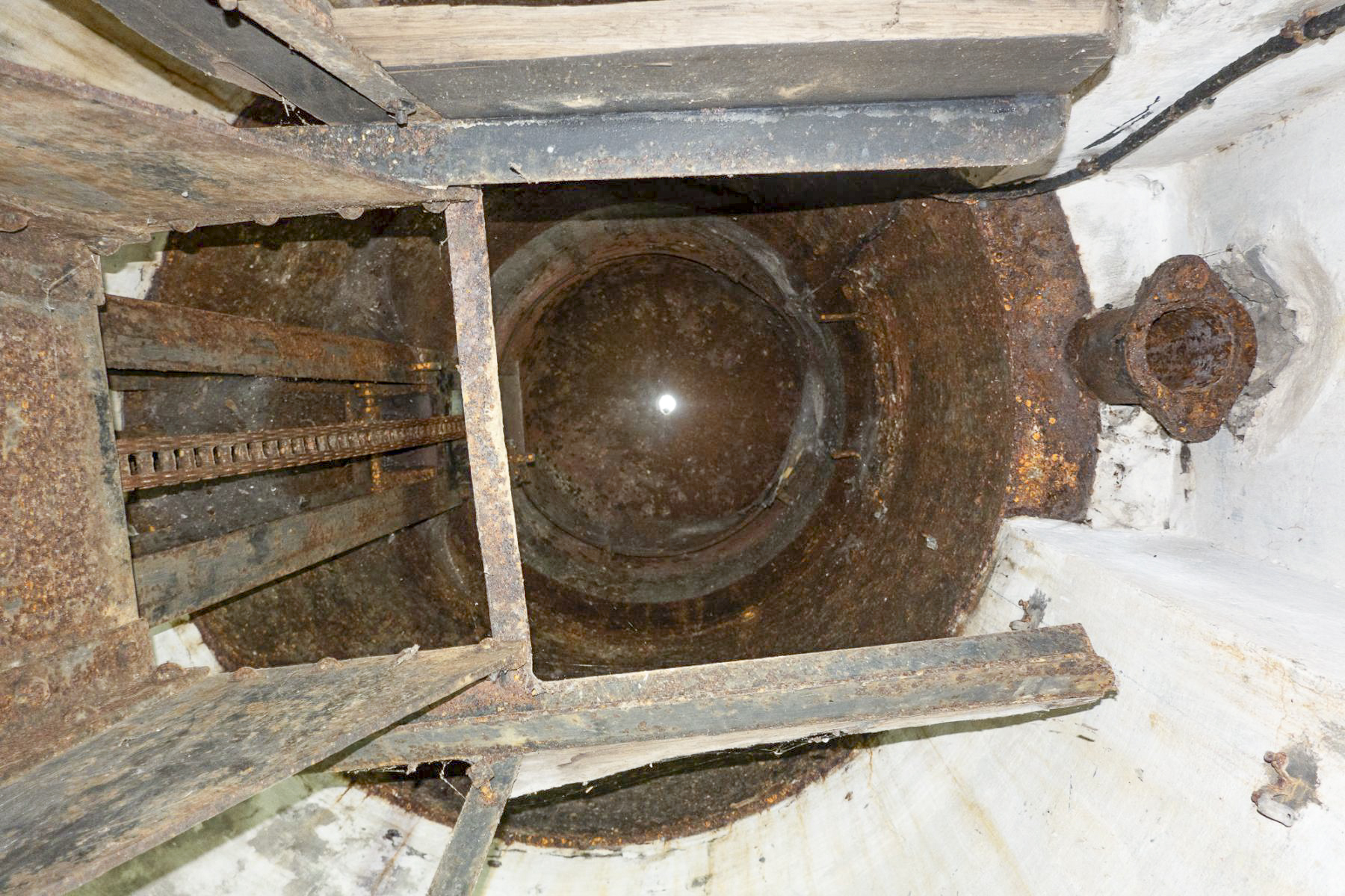 Ligne Maginot - ASCHBACH OUEST - (Casemate d'infanterie - Simple) - Cloche GFM - Michel Teiten