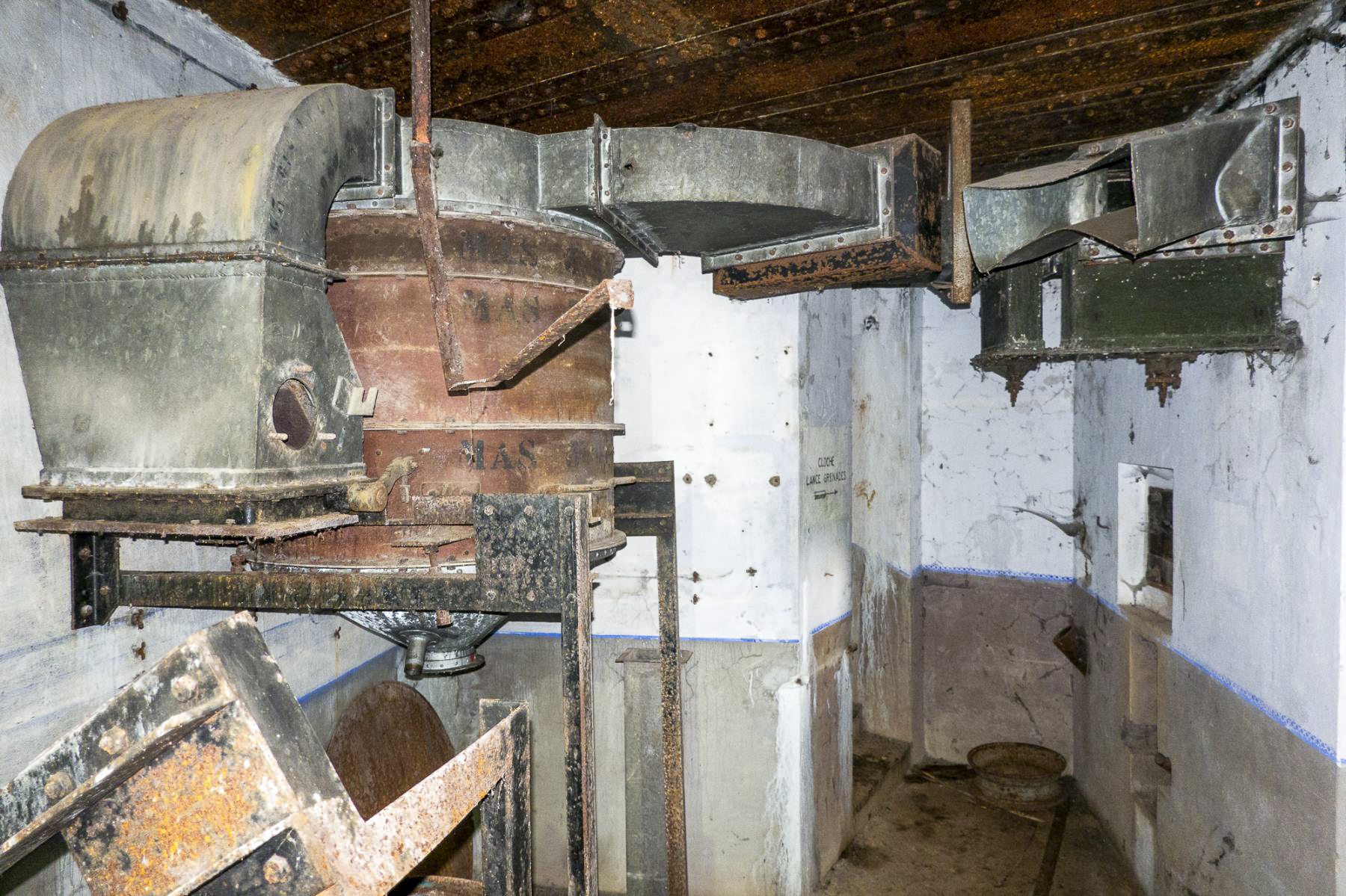 Ligne Maginot - ASCHBACH OUEST - (Casemate d'infanterie - Simple) - Filtre et ventilateurs - Michel Teiten