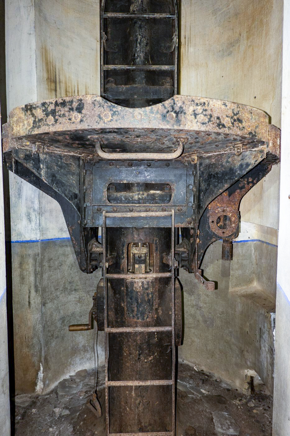 Ligne Maginot - ASCHBACH OUEST - (Casemate d'infanterie - Simple) - Plancher mobile de la cloche LG - Michel Teiten