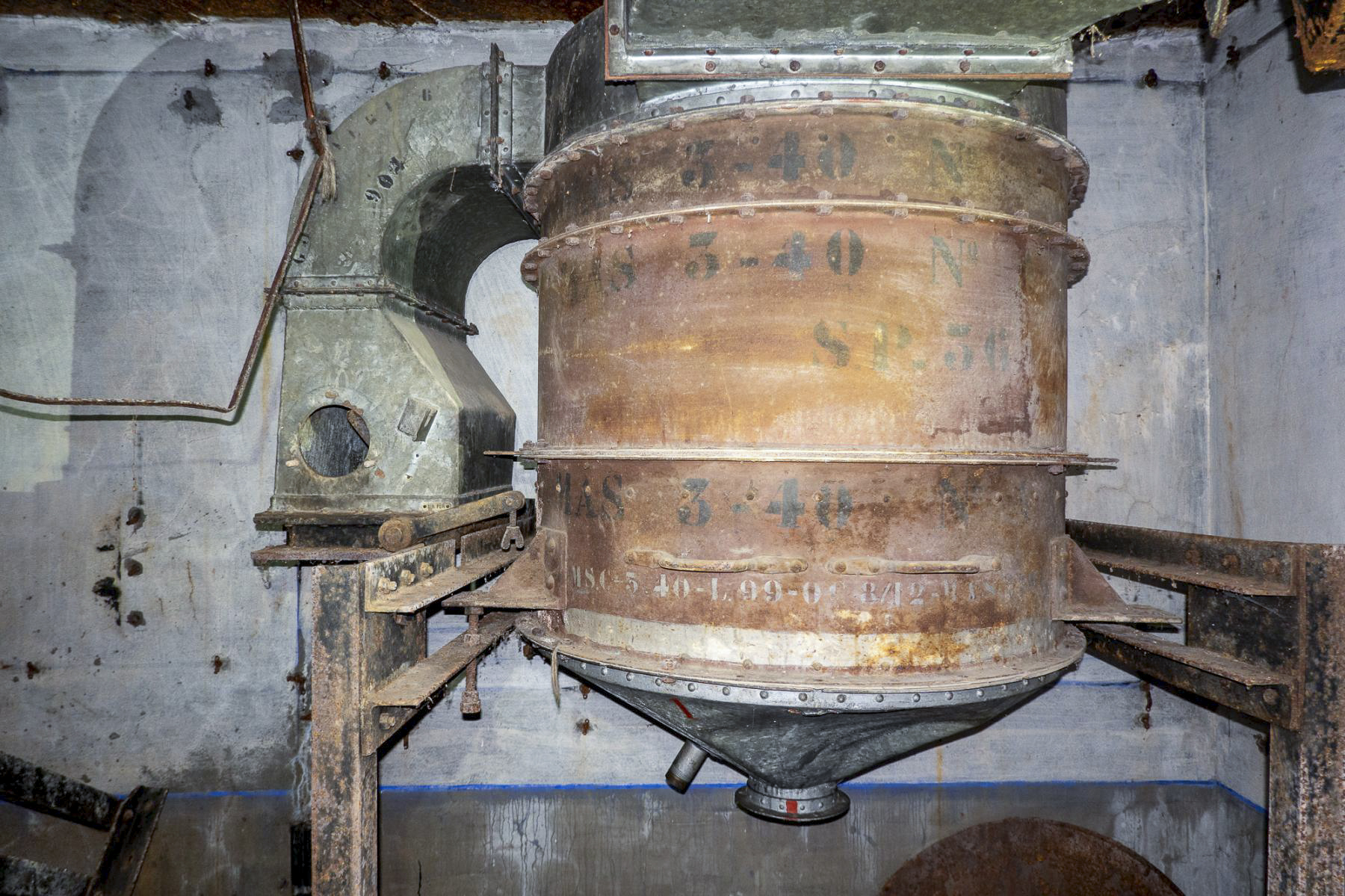 Ligne Maginot - ASCHBACH OUEST - (Casemate d'infanterie - Simple) - Filtre et registre air pur/air gazé - Michel Teiten