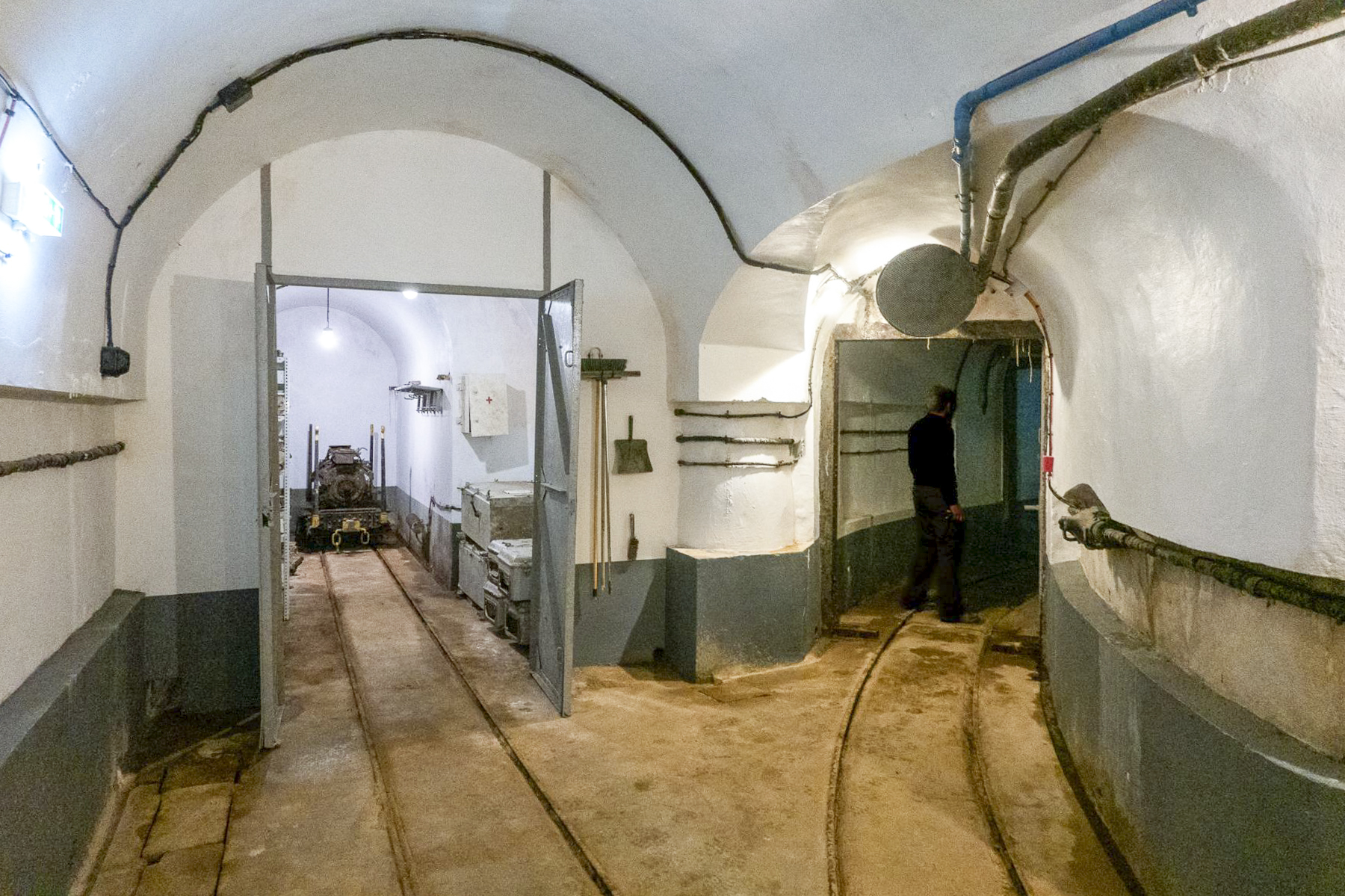 Ligne Maginot - SCHOENENBOURG - (Ouvrage d'artillerie) - Bloc 2
Entrée et terminus de la galerie principale - Michel Teiten