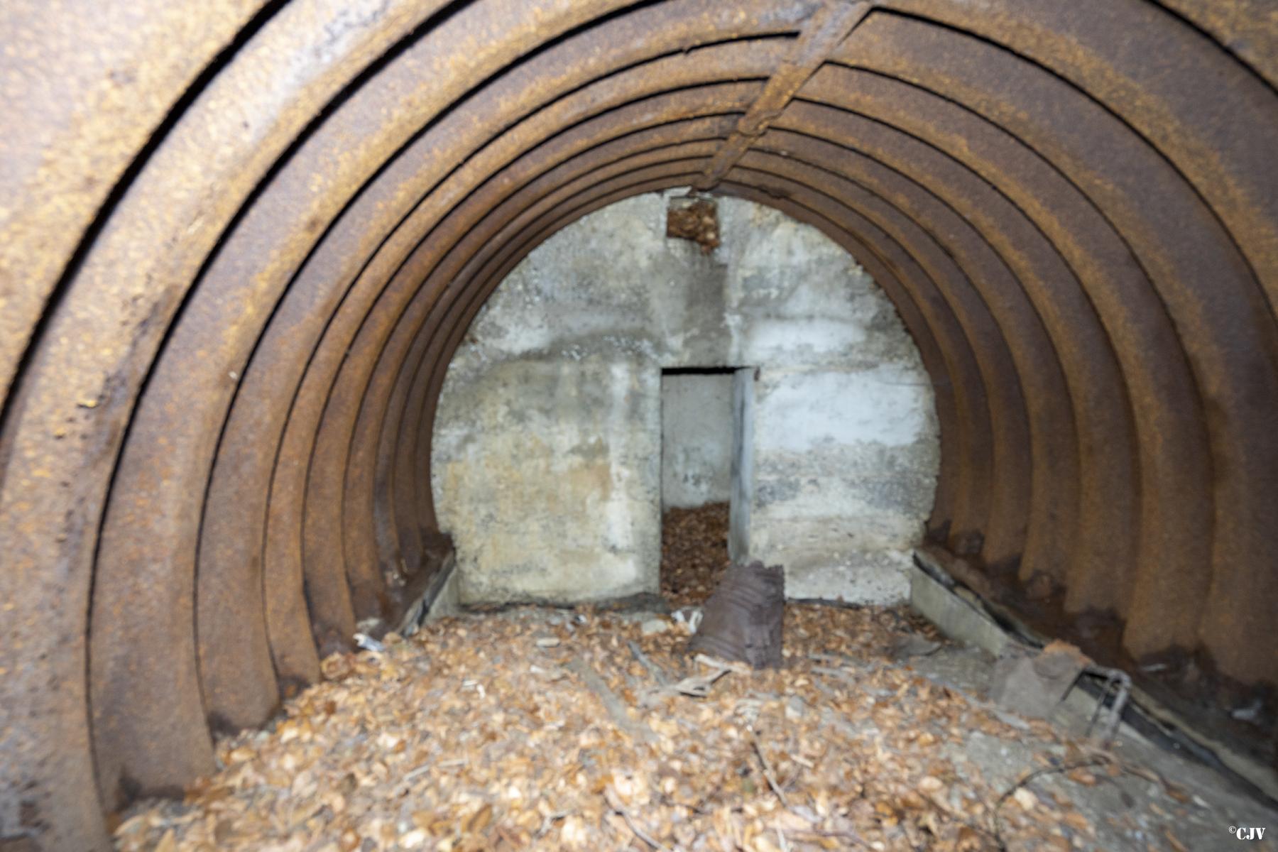 Ligne Maginot - BB349BIS - (Abri) - Le mur arrière avec cheminée/issue de secours - Lia VERMEULEN