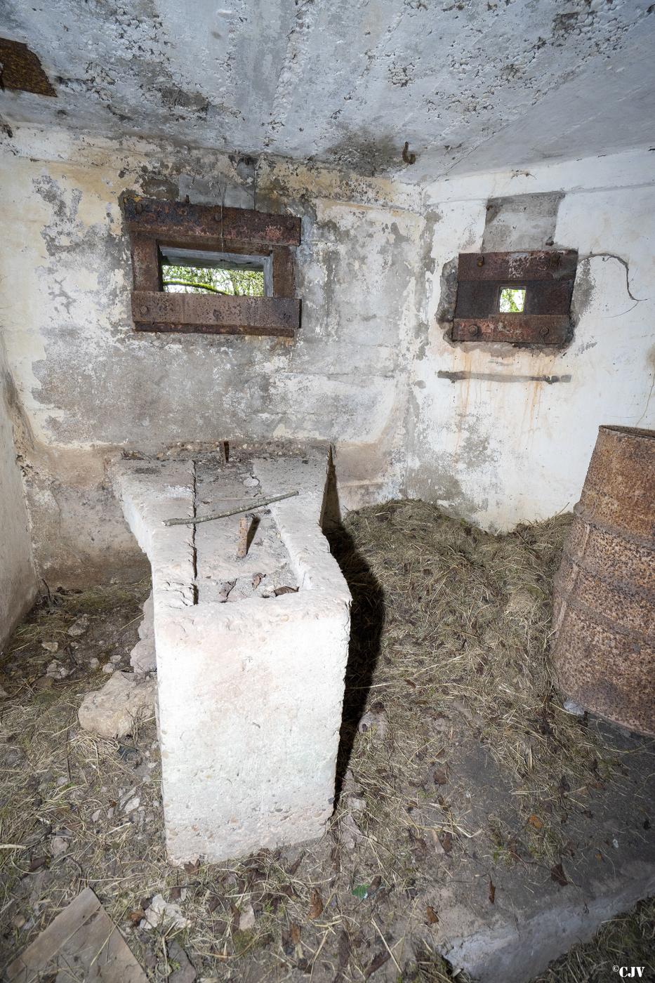 Ligne Maginot - M12B - KNOPP 3 - (Blockhaus pour arme infanterie) - La chambre de tir - Lia VERMEULEN