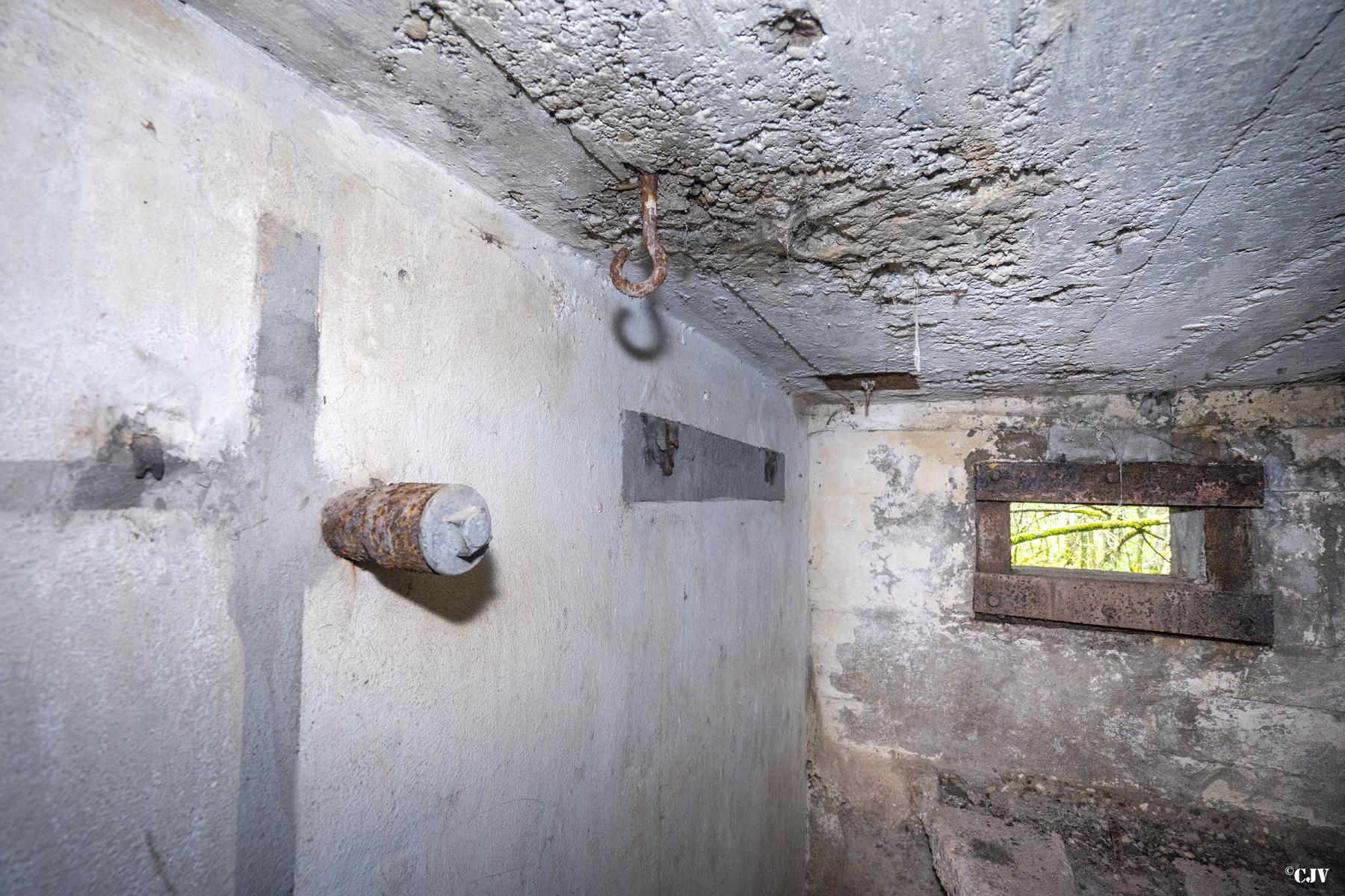 Ligne Maginot - M12B - KNOPP 3 - (Blockhaus pour arme infanterie) - La chambre de tir - Lia VERMEULEN