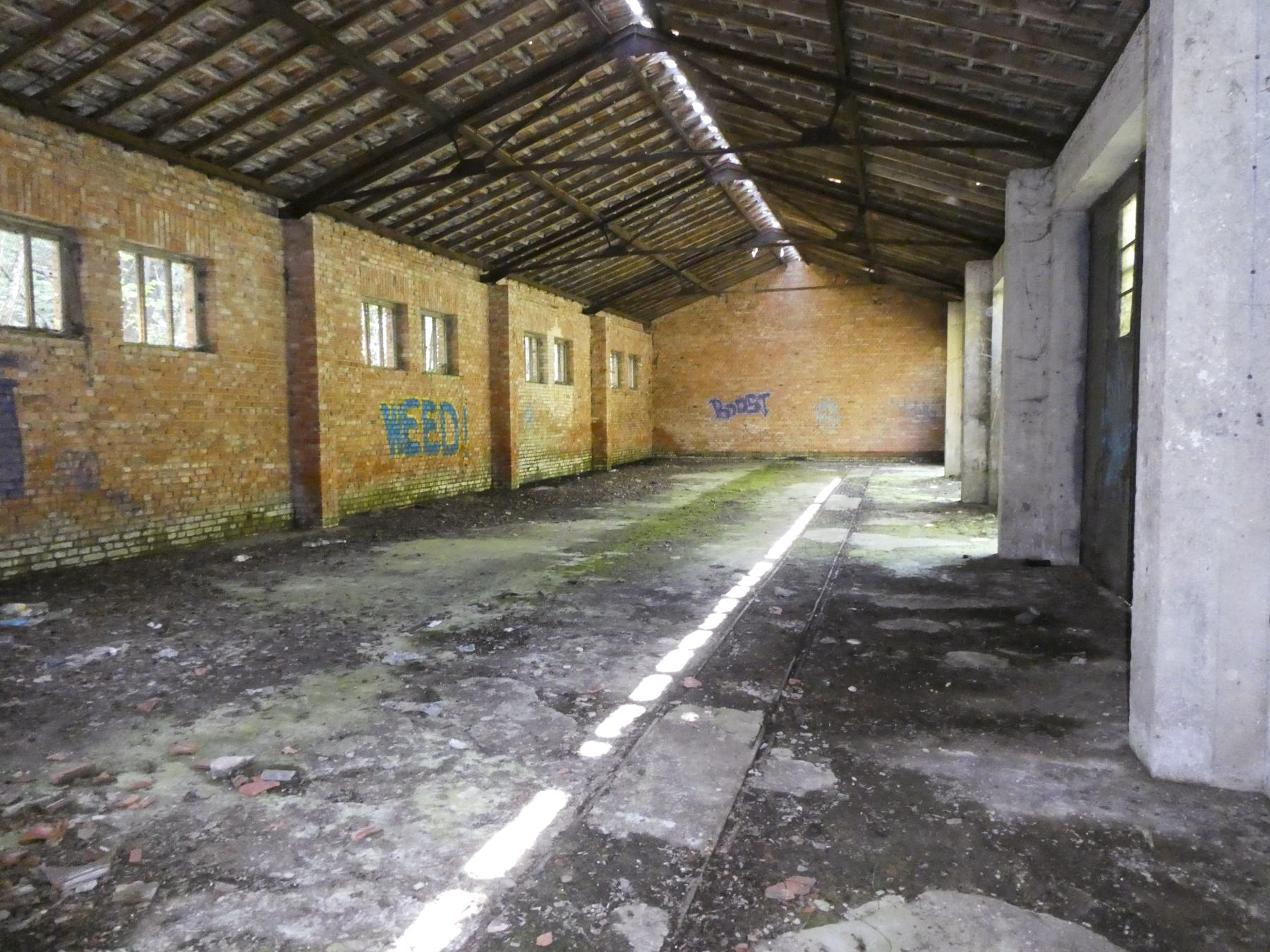 Ligne Maginot - LEMBACH - Tête d'antenne - Hangar annexe
Voie de 60 - ELLENA Daniel - CUNY Philippe