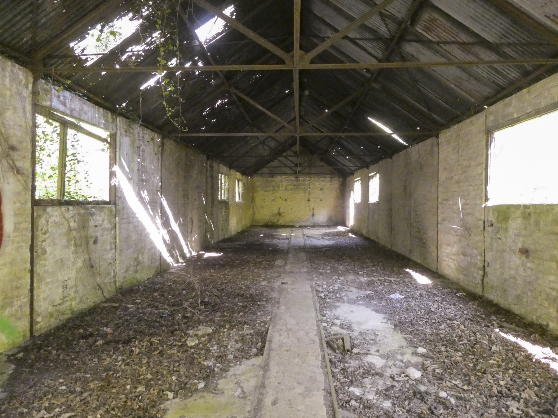 Ligne Maginot - LEMBACH - Tête d'antenne - Hangar des machines
Voie de garage  - ELLENA Daniel - CUNY Philippe