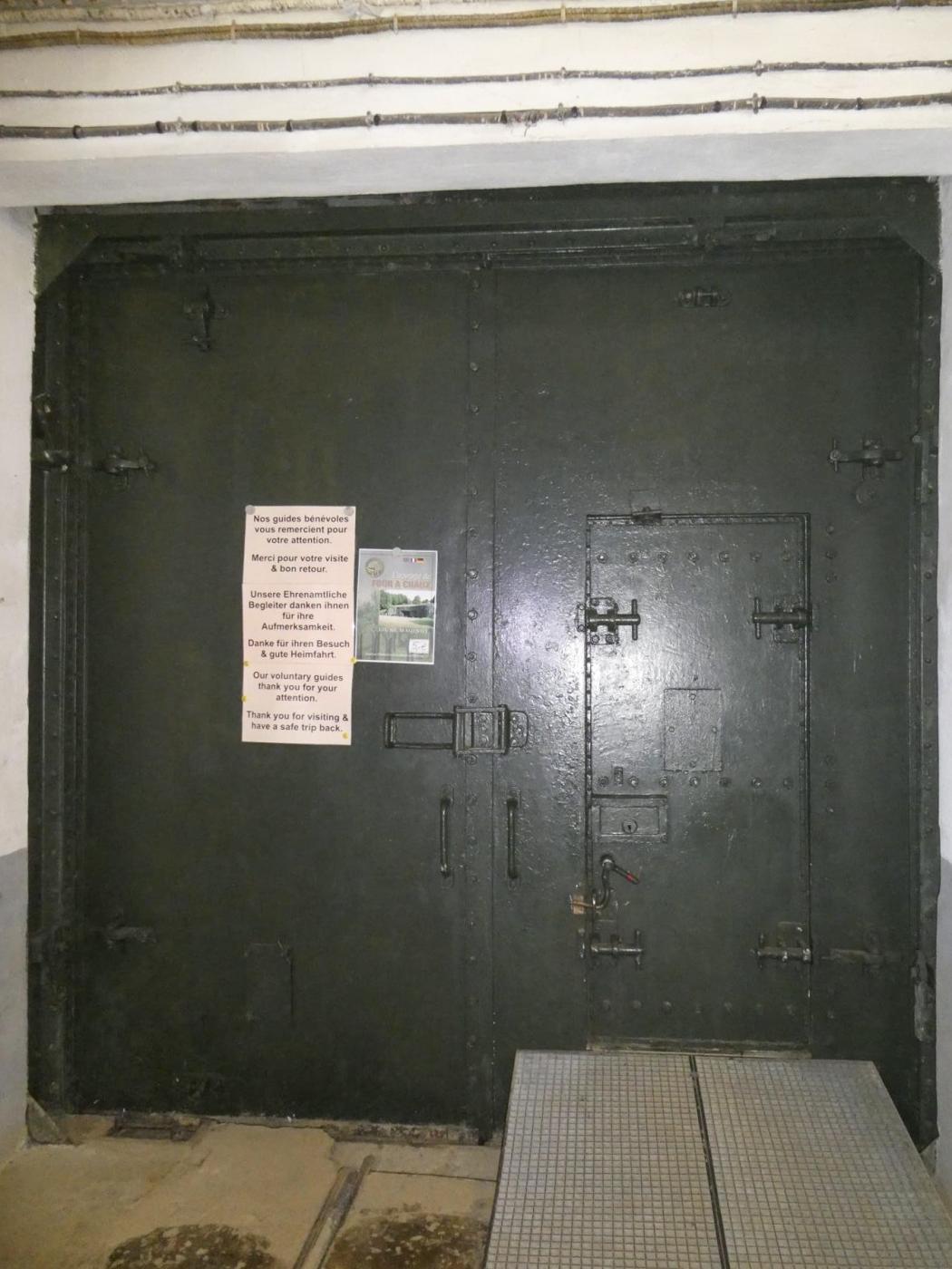 Ligne Maginot - FOUR A CHAUX - FAC - (Ouvrage d'artillerie) - Entrée munitions
Porte blindée intérieure - ELLENA Daniel - CUNY Philippe