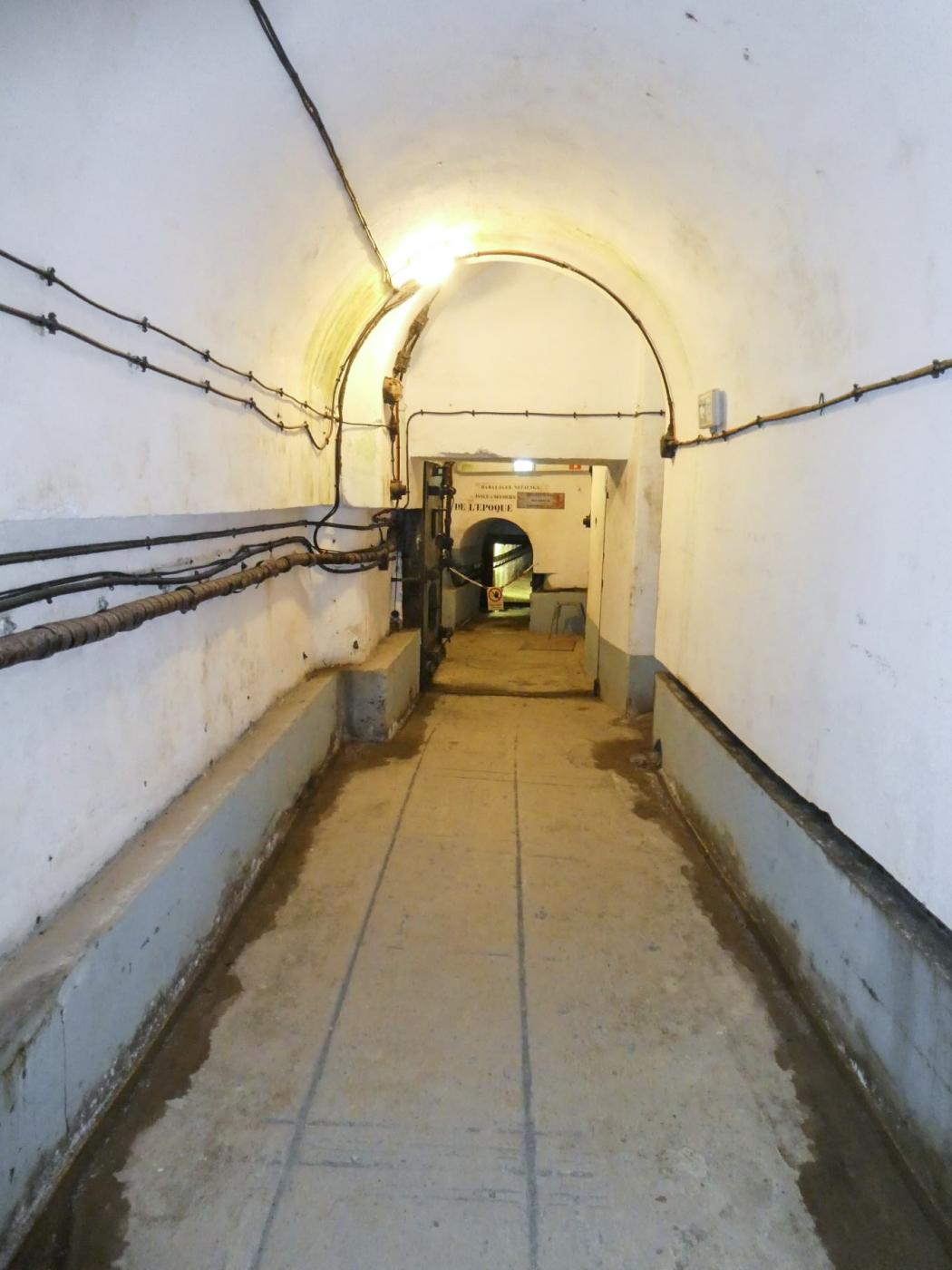 Ligne Maginot - FOUR A CHAUX - FAC - (Ouvrage d'artillerie) - Issue de secours au fond de la galerie - ELLENA Daniel - CUNY Philippe