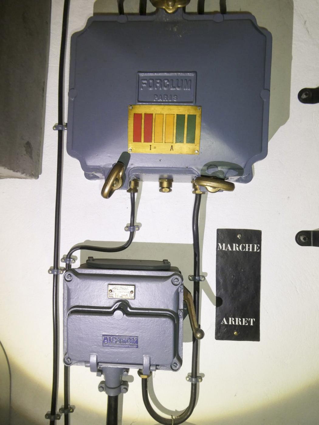 Ligne Maginot - ESCH - (Casemate d'infanterie - Double) -  - ELLENA Daniel - CUNY Philippe