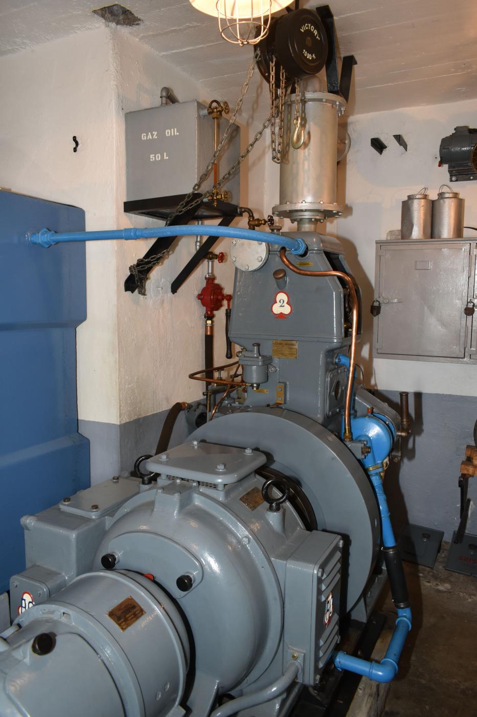 Ligne Maginot - OBERROEDERN SUD - RIEFFEL - (Casemate d'infanterie - Double) - Moteur SUPDI 1 SAE de 18 CV. A l'avant la génératrice - Daniel Froehly