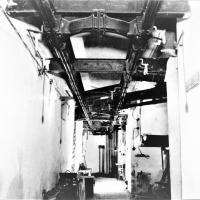 Ligne Maginot - FERMONT - A2 - (Ouvrage d'artillerie) - Bloc 4
A l'arrière des pièces, le monorail aérien Tourtelier pour le transport des munitions en casiers