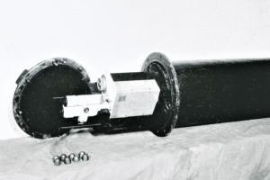 Ligne Maginot - Lunette fixe type G (G) - Ouvrage de Fermont bloc 4
Lunette type G sortant de sa caisse étanche de stockage

