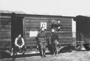 Ligne Maginot - SOULTZ SOUS FORET - (Infrastructure ferroviaire) - Soultz-sous-Forêts, 1939-40. 
Plates-formes artillerie Péchot 1888 aménagées en wagons fermés pour le transport du personnel permissionnaire des régiments de forteresse