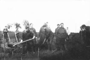 Ligne Maginot - VF60 - ANTENNE DE L'OUVRAGE DE SCHOENENBOURG - (RESEAU - Voie 60 - Antenne ou rocade ferroviaire) - Travaux de terrassement de la plate-forme de l'antenne de desserte de l’ouvrage de Schoenenbourg, aux alentours de Retschwiller, en septembre-octobre 1939