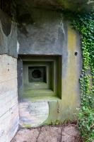 Ligne Maginot - HATTEN - O1 - (Observatoire d'artillerie) - Créneau FM à la droite de l'entrée