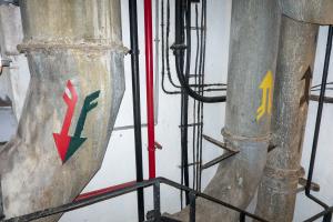 Ligne Maginot - SCHOENENBOURG - (Ouvrage d'artillerie) - Entrée des hommes
Gaines d'aération dans le puits du bloc