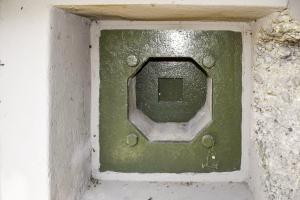 Ligne Maginot - ANCIENNE REDOUTE - (Abri) - Créneau de protection de l'entrée