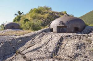 Ligne Maginot - CASTILLON (CN) - EO8 - (Ouvrage d'artillerie) - Bloc 4
La cloche pour mitrailleuses et la cloche GFM au second plan
