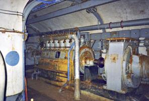 Ligne Maginot - CASTILLON (CN) - EO8 - (Ouvrage d'artillerie) - L'usine électrique
Moteur SMIM type 6SR18 délivrant 125 CV