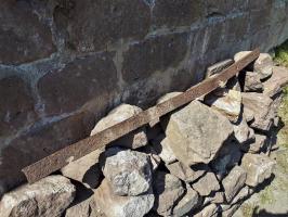 Ligne Maginot - CHATEAU NEUF 1 - (Blockhaus pour arme infanterie) - Un piquet à barbelés de l'avant poste retrouvé au pied du château