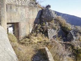 Ligne Maginot - RIMPLAS (RS) - (Ouvrage d'artillerie) - La plateforme à droite de la sortie du bloc 2