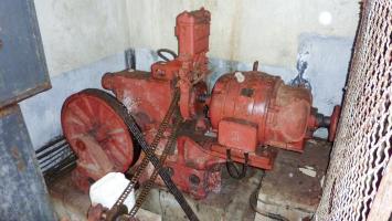 Ligne Maginot - RIMPLAS (RS) - (Ouvrage d'artillerie) - Le moteur du monte-charge des blocs 1, 2 et 3