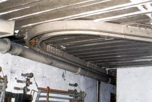 Ligne Maginot - BOIS D'OTTONVILLE - BCA1 - (Casemate d'artillerie) - Chambre de tir droite dans les années 1970
Monorail pour la manutention des munitions et des pièces