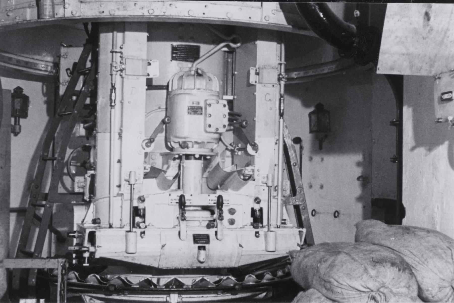 Ligne Maginot - HOCHWALD - (Ouvrage d'artillerie) - Bloc 2 
Tourelle de 81 - Albert HAAS