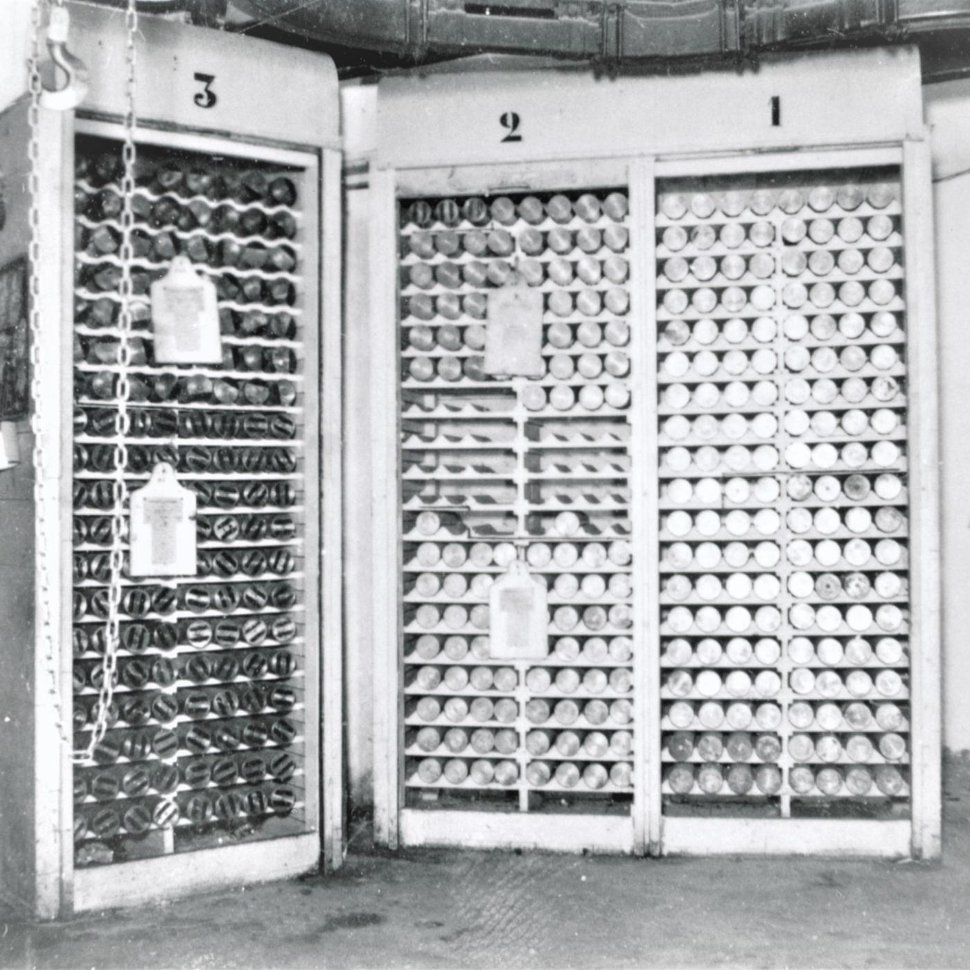 Ligne Maginot - FERMONT - A2 - (Ouvrage d'artillerie) - Bloc 4
Casiers à munitions du magasin M3 approvisionné à 600 coups par pièce - Inconnu