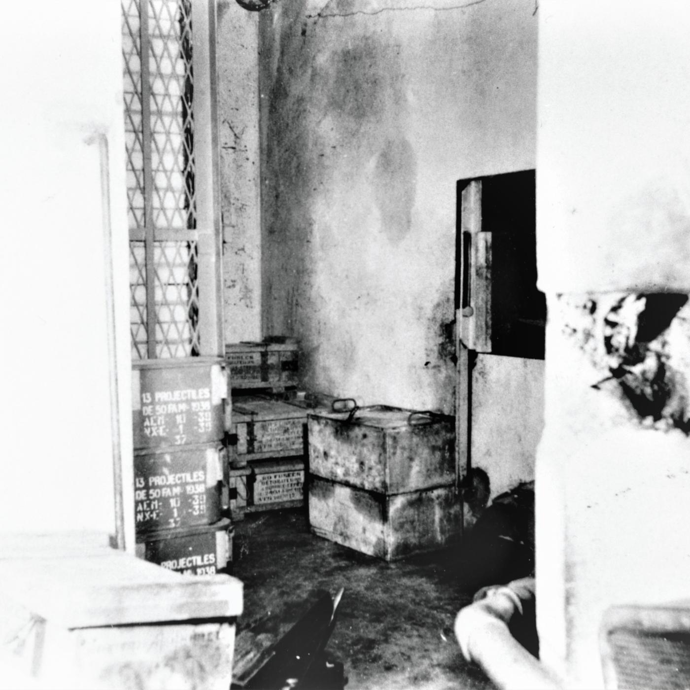 Ligne Maginot - FERMONT - A2 - (Ouvrage d'artillerie) - Bloc 4
Stockage de munitions au pied de la cloche GFM
Grenades de 50 mm pour mortier - Inconnu