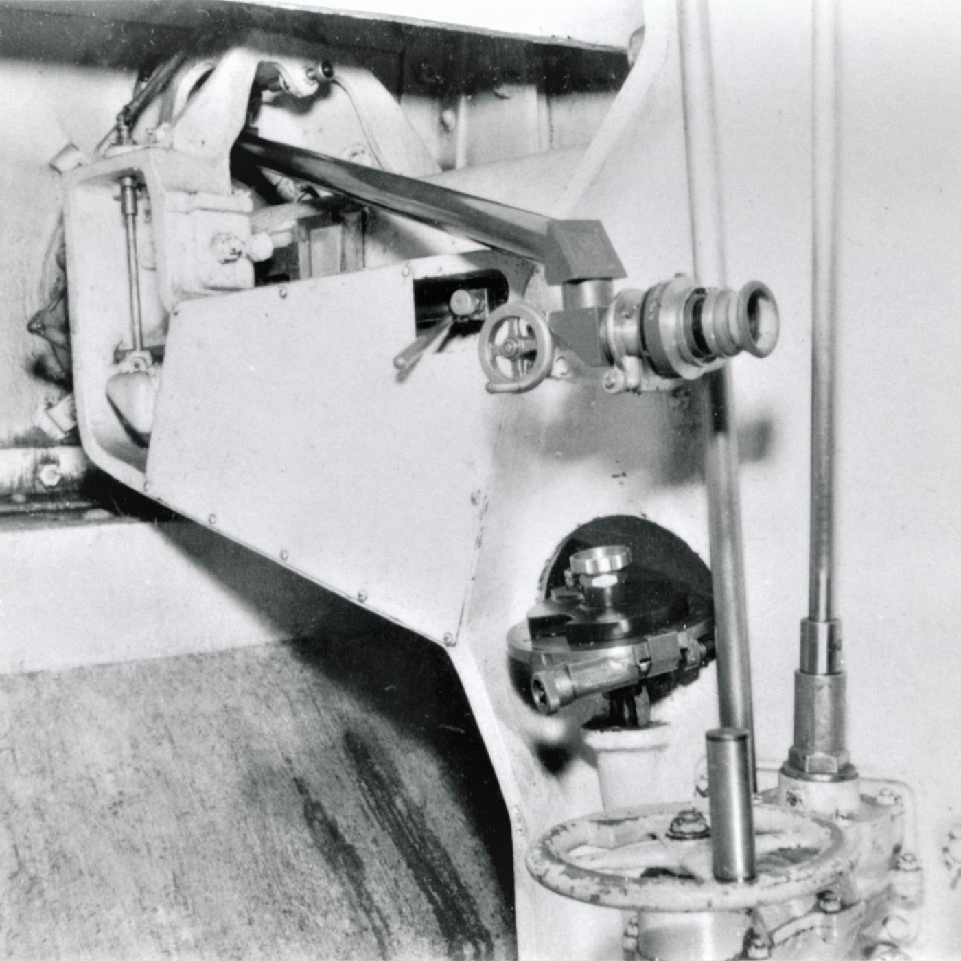 Ligne Maginot - Lunette de visée APX L673 (L673) - Ouvrage de Fermont bloc 4
La lunette en place sur la pièce
