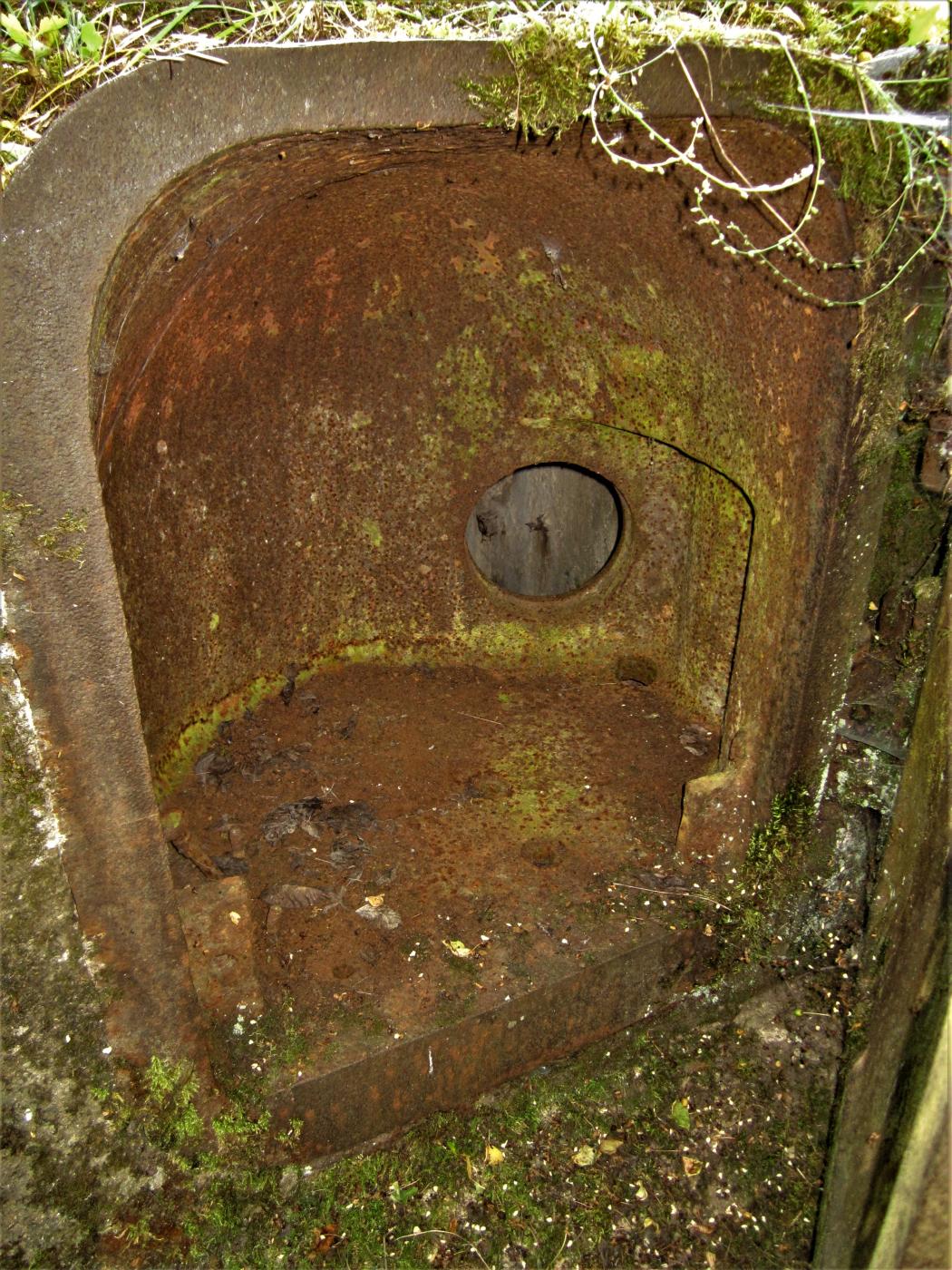 Ligne Maginot - LEMBACH - (Ouvrage d'infanterie) - Bloc 3
Projecteur blindé - Gregory Fuchs