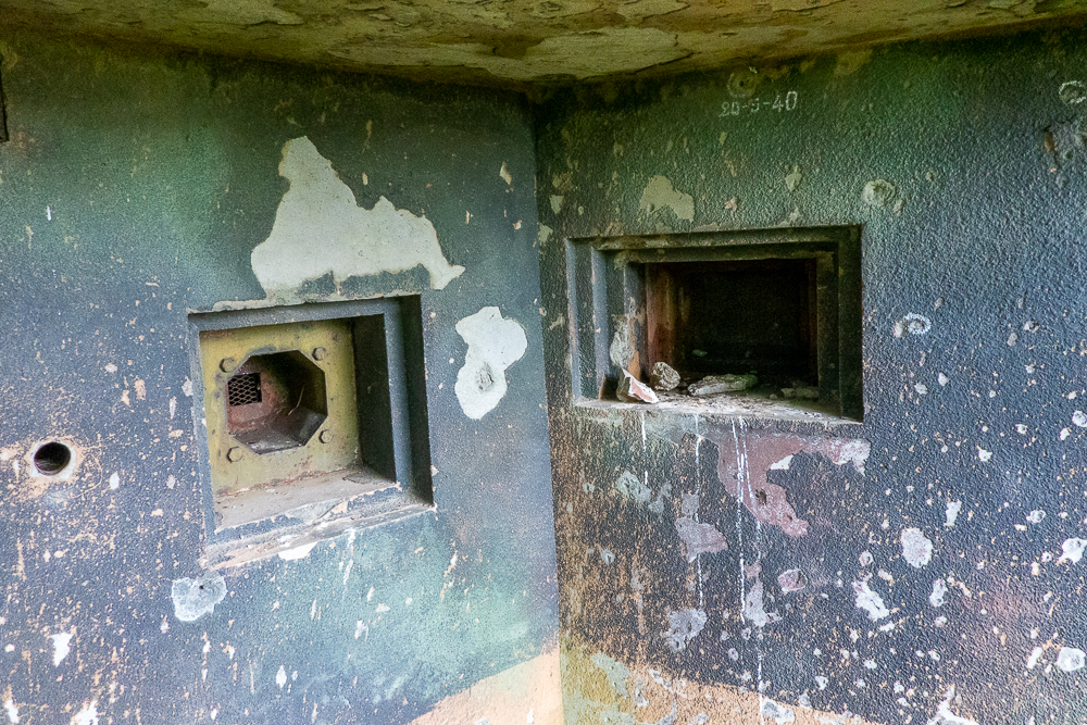Ligne Maginot - ASCHBACH EST - O2 - (Casemate d'infanterie - Double) - Chambre de tir nord-ouest
Créneau FM et JM 
 - Michel Teiten