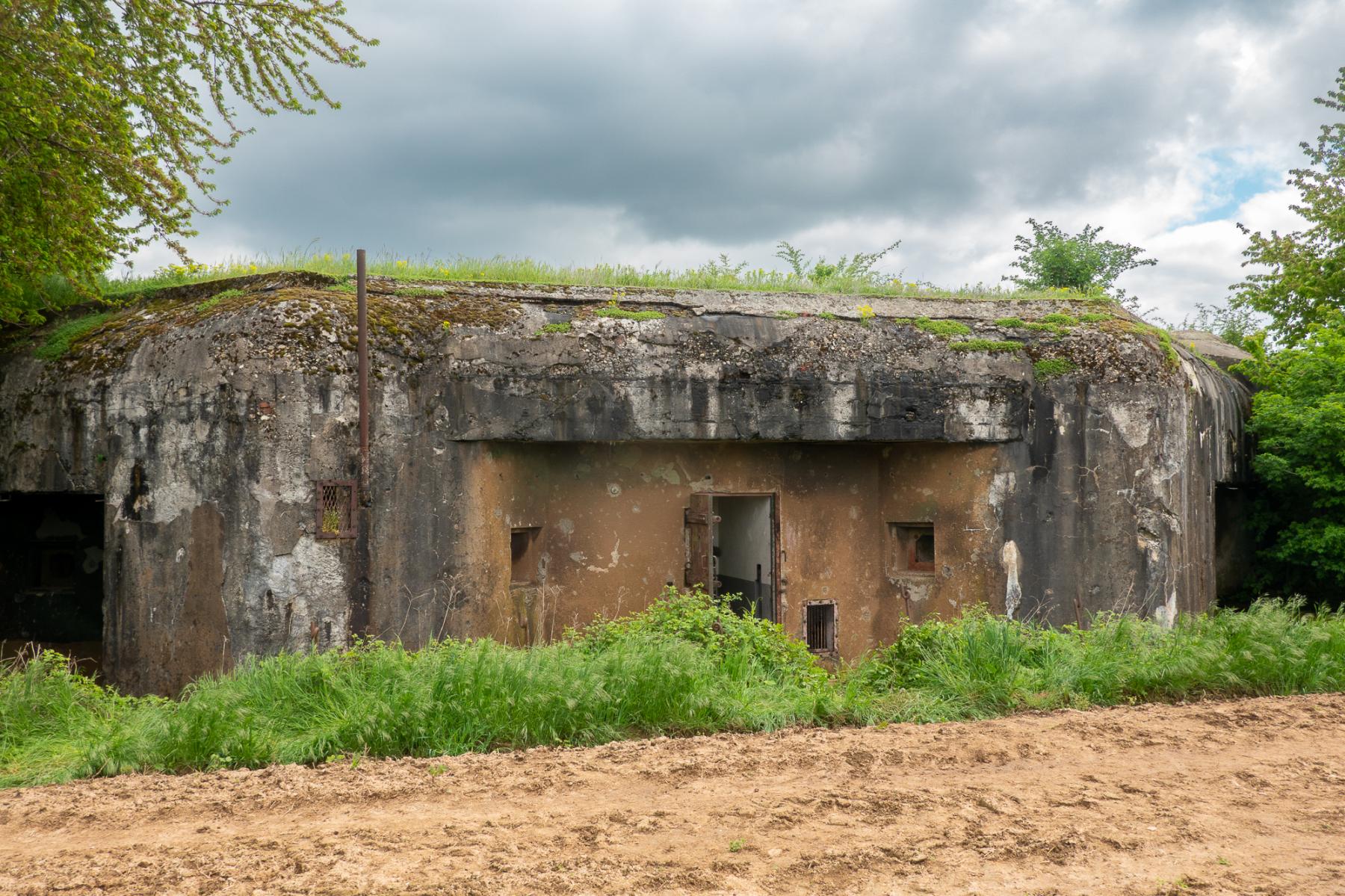 Ligne Maginot - ASCHBACH EST - O2 - (Casemate d'infanterie - Double) - Façade de l'entrée - Michel Teiten