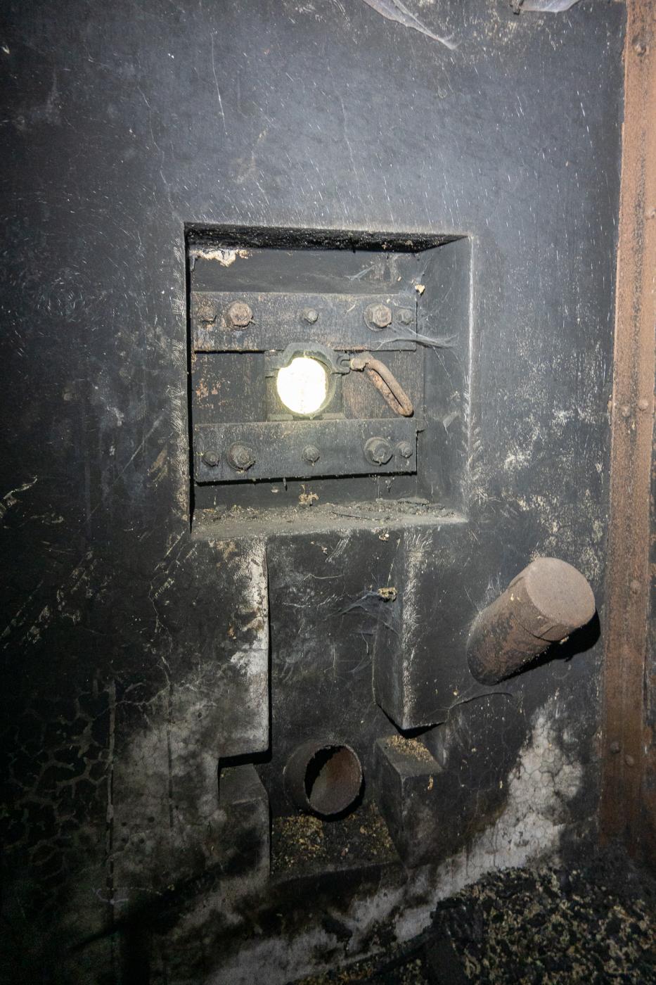 Ligne Maginot - CAVE A CANON - (Ouvrage d'infanterie) - Créneau FM dans la chambre de tir pour JM/AC47 - Michel Teiten