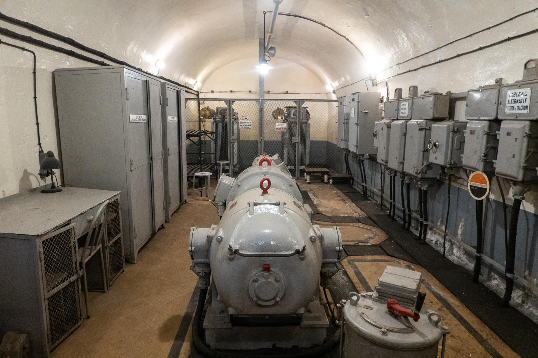 Ligne Maginot - SCHOENENBOURG - (Ouvrage d'artillerie) - Usine électrique
Les convertisseurs traction - Michel Teiten