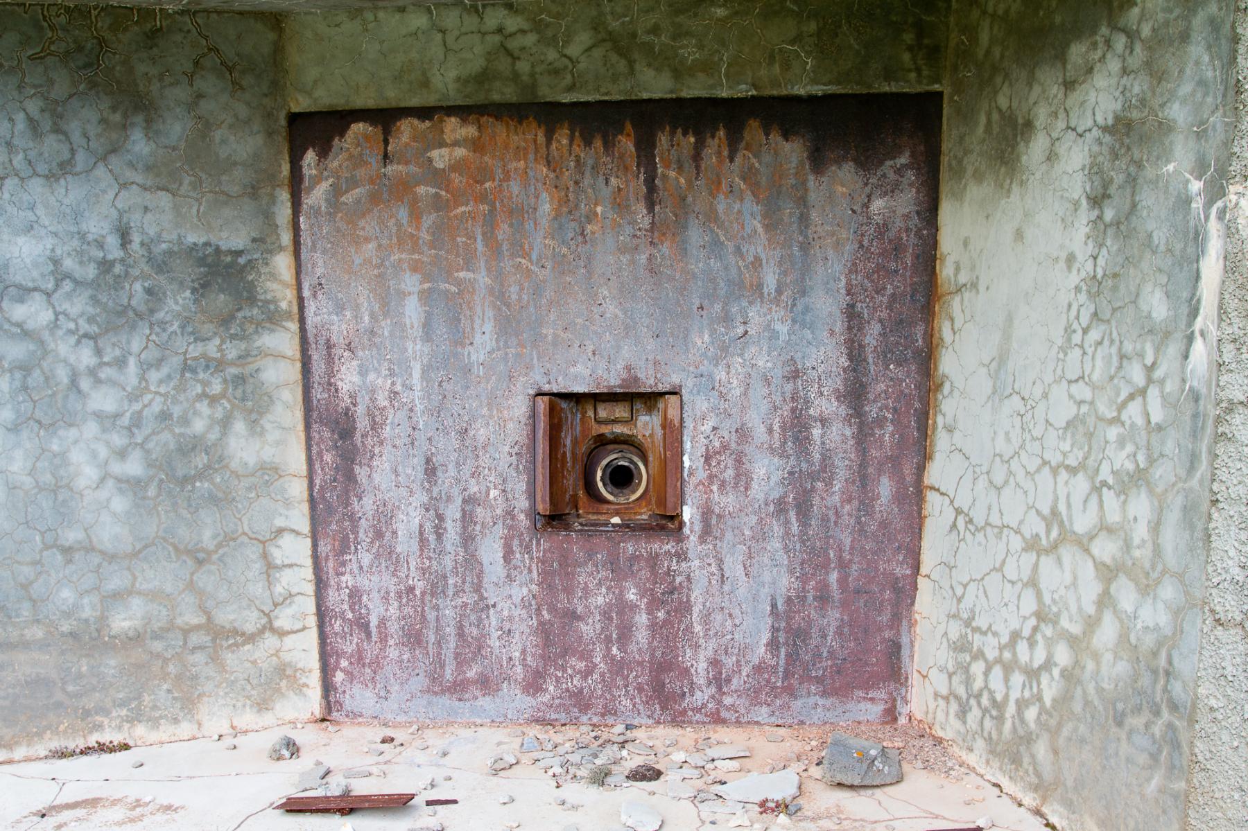 Ligne Maginot - LAVOIR - (Ouvrage d'artillerie) - Bloc 5
Créneau de 75 de droite - Michel Teiten