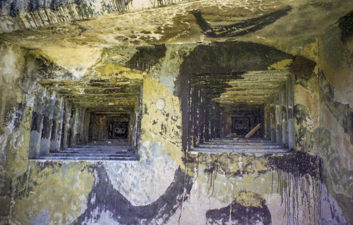 Ligne Maginot - SAINT GOBAIN - (Ouvrage d'infanterie) - Bloc 2
Créneaux JM/AC 47
Le camouflage est encore bien visible