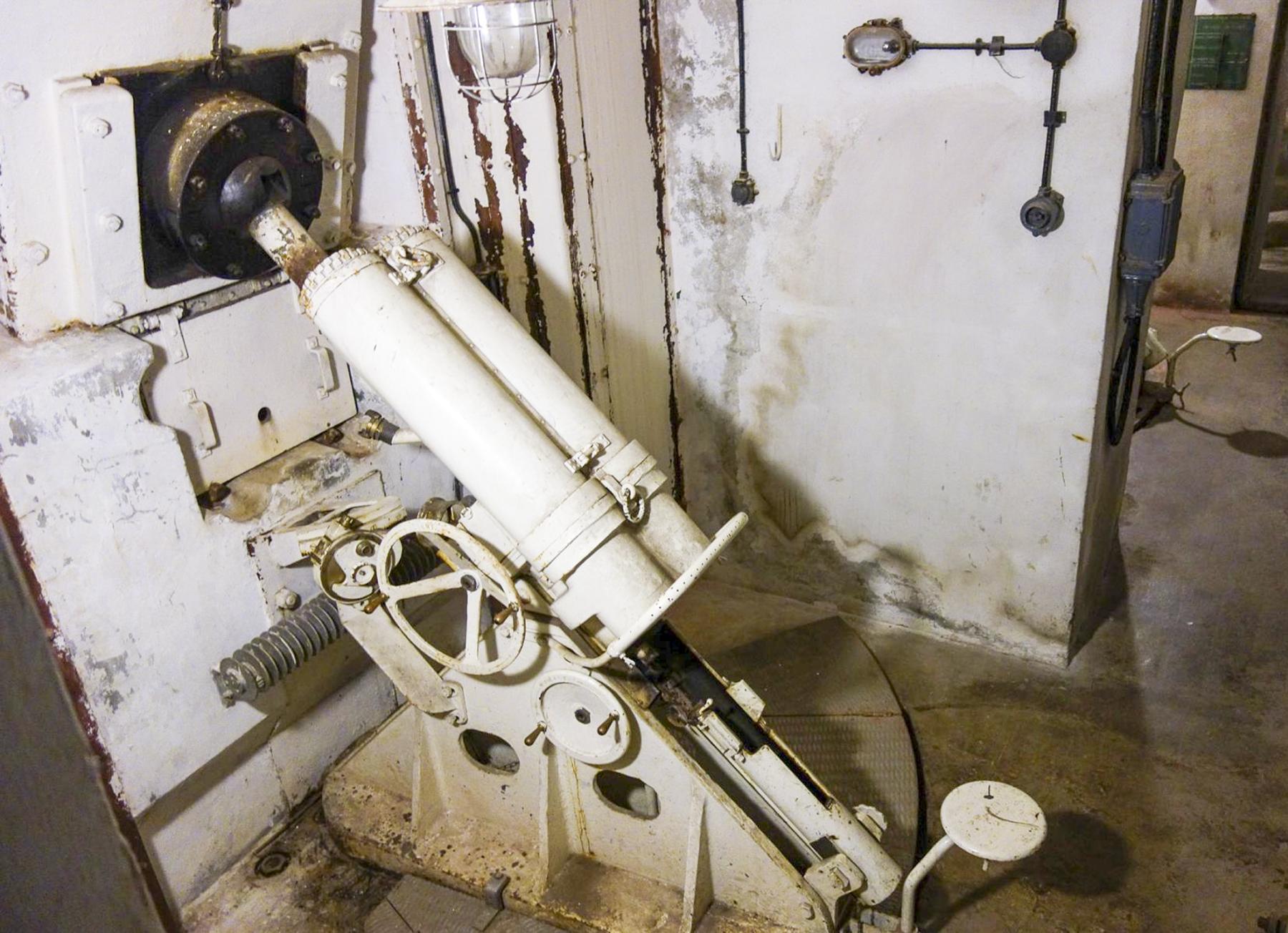 Ligne Maginot - SAINT GOBAIN - (Ouvrage d'infanterie) - Bloc 1
Etage supérieur
Mortier de 81 de gauche - Michel Teiten