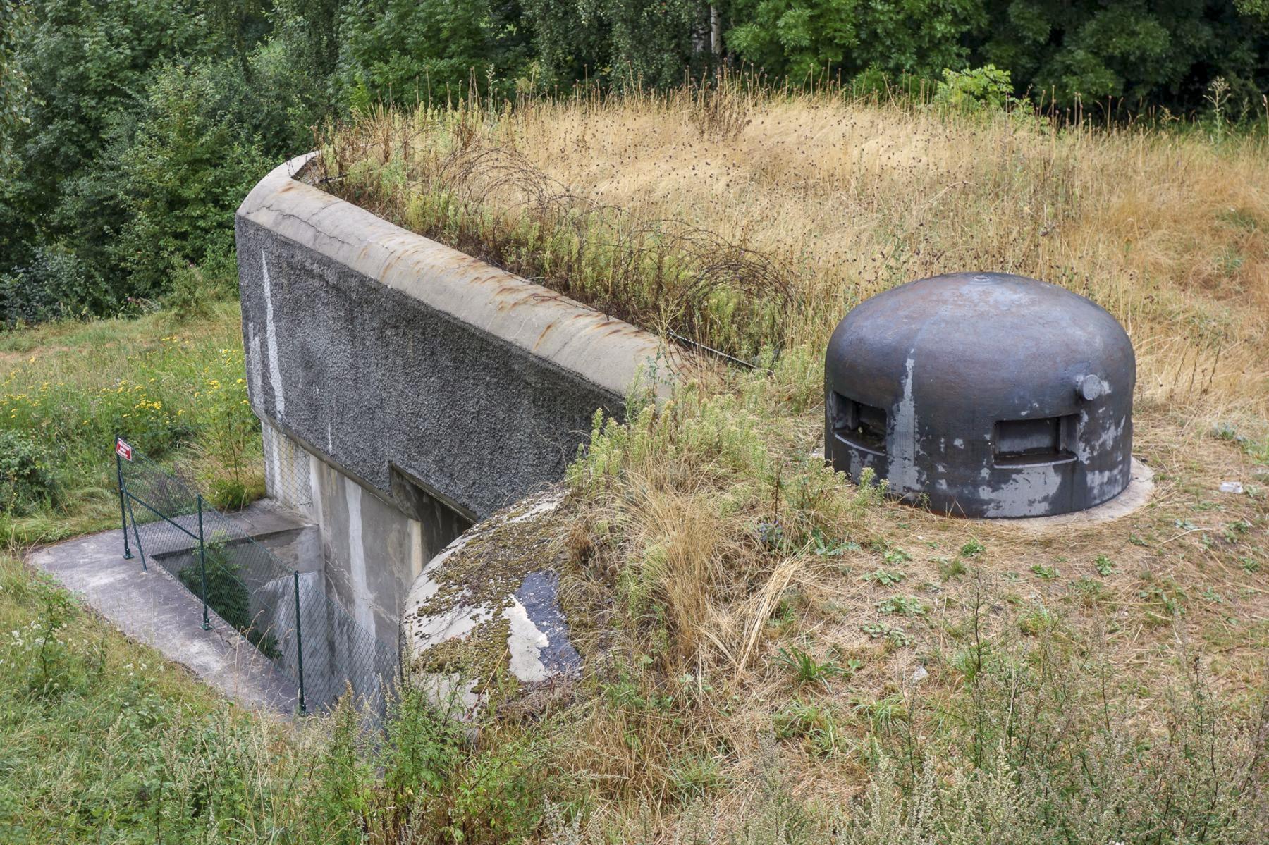 Ligne Maginot - SAINT GOBAIN - (Ouvrage d'infanterie) - Bloc 1
Créneaux de 81 surmontés par la cloche GFM - Michel Teiten