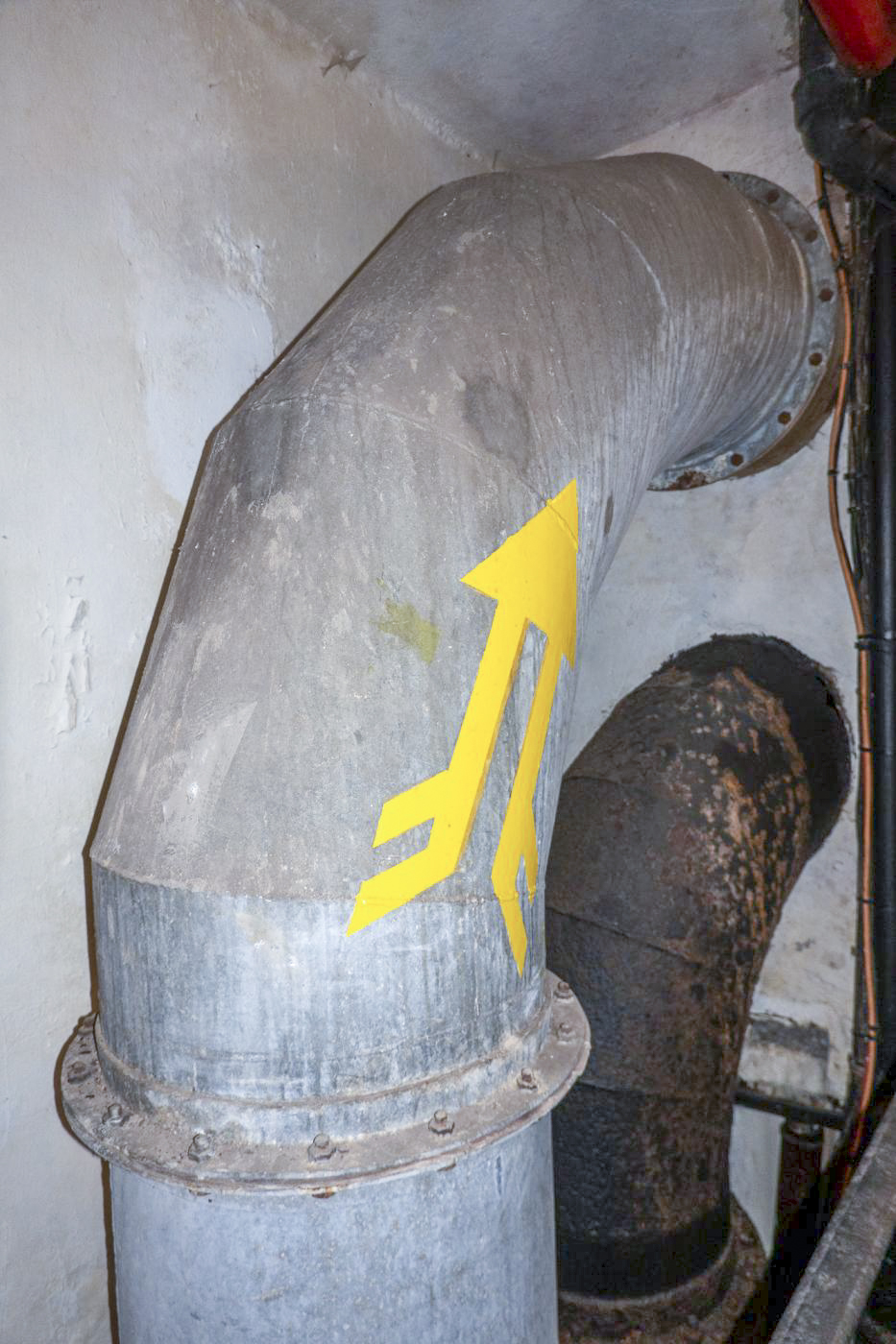 Ligne Maginot - SCHOENENBOURG - (Ouvrage d'artillerie) - Entrée des hommes
Gaines d'aération dans le puits du bloc - Michel Teiten