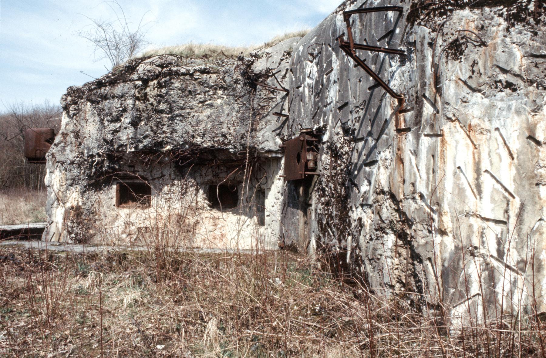 Ligne Maginot - TETING - A38 - (Ouvrage d'infanterie) - Bloc 3
En haut le support de l'antenne radio - Frédéric Lisch