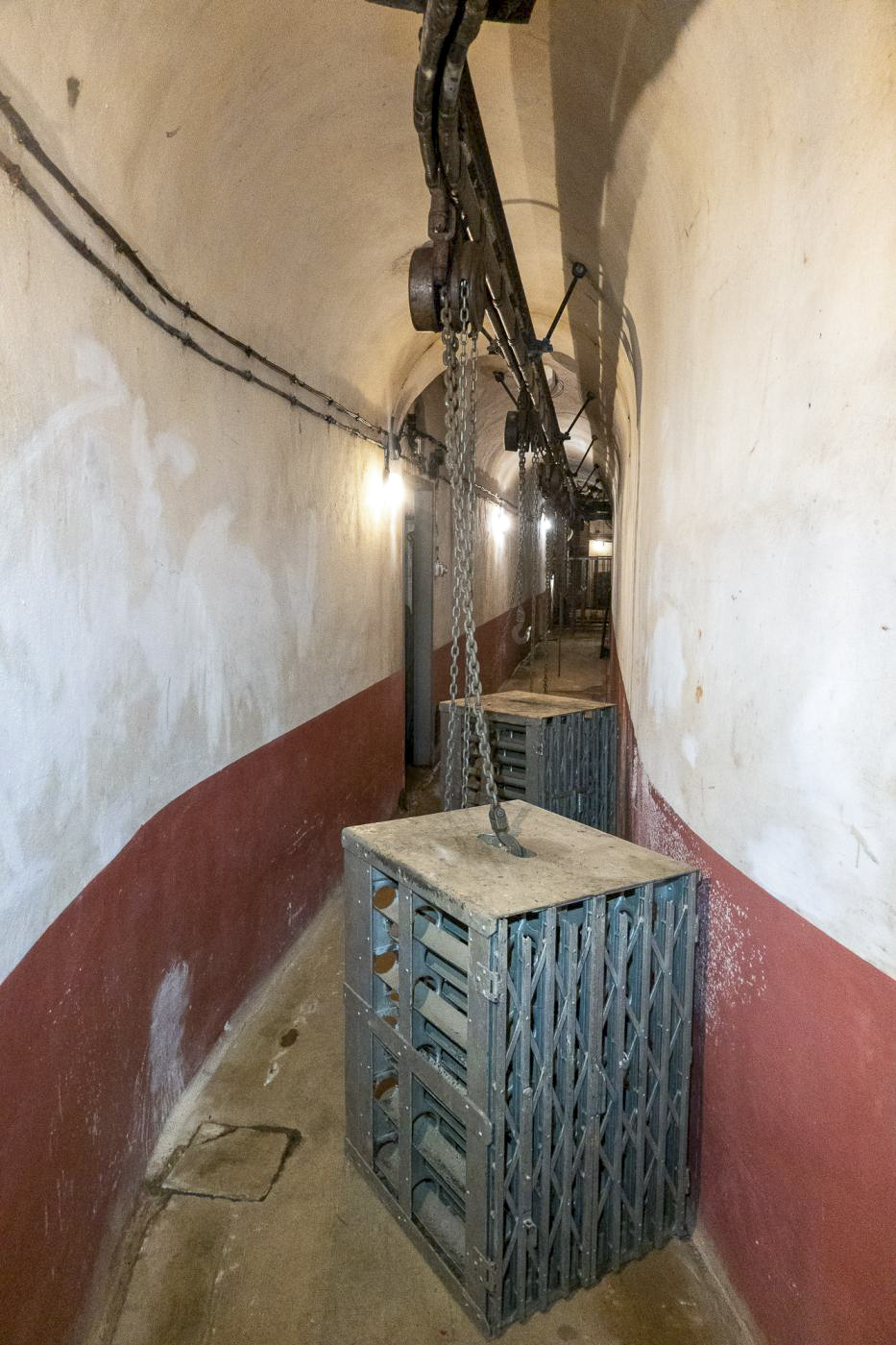 Ligne Maginot - SCHOENENBOURG - (Ouvrage d'artillerie) - Bloc 4
Dans le M2 du bloc - Michel Teiten